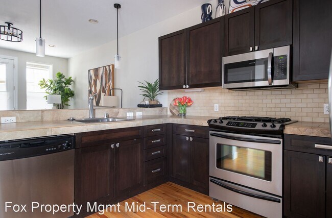 Foto del edificio - 3 br, 3 bath House - 452 N Finch Ave Unit A