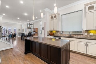 Building Photo - 3717 Newhouse St