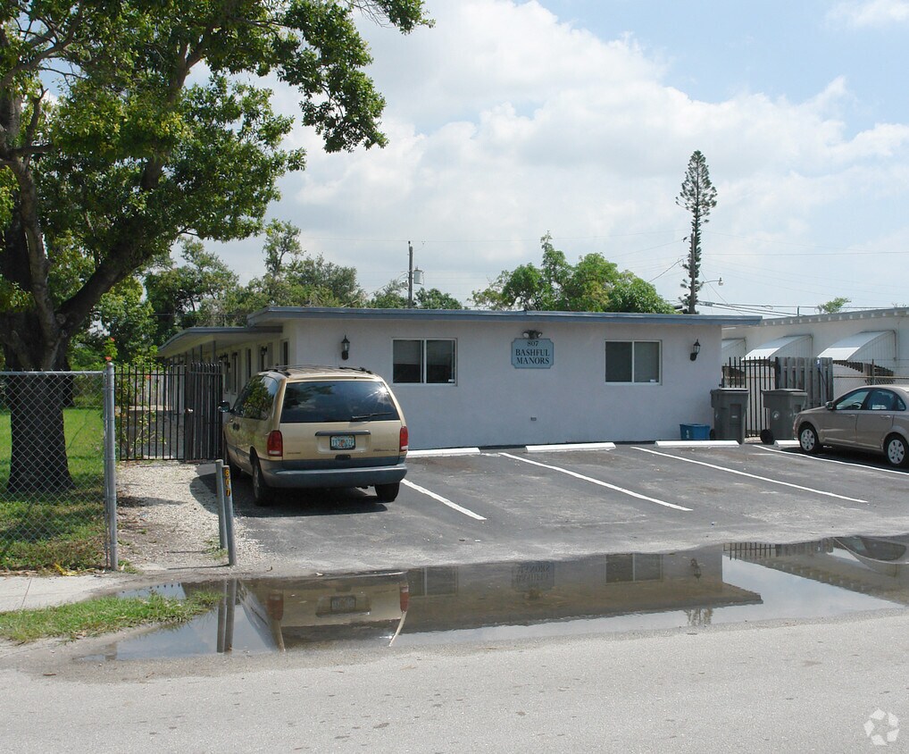 Primary Photo - 807 NW 2nd St