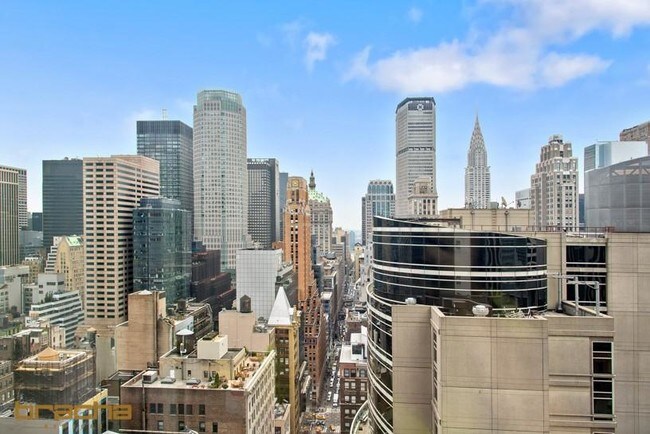 Building Photo - 66 W 45th St
