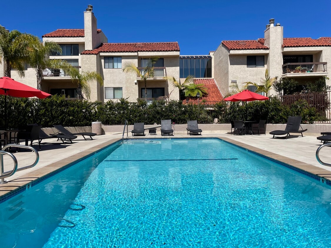 Pacific Club Pool - 8180 Manitoba St