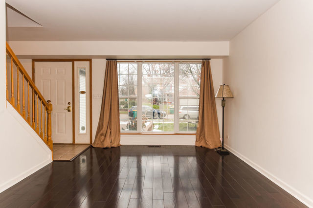 Building Photo - 1049 Deer Trail Dr