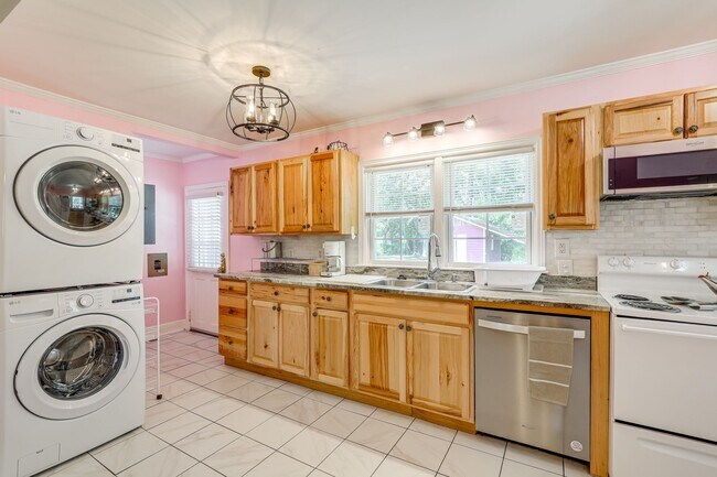 Foto del edificio - 206 Lakeland Dr