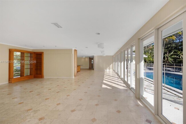 Foto del edificio - 6630 SW 102nd St
