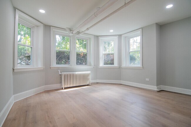Foto del edificio - 1318 Dewey Ave