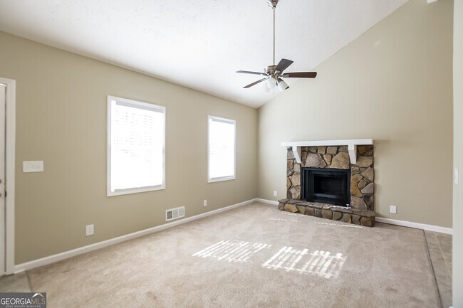 Building Photo - 302 W Paulding Blvd