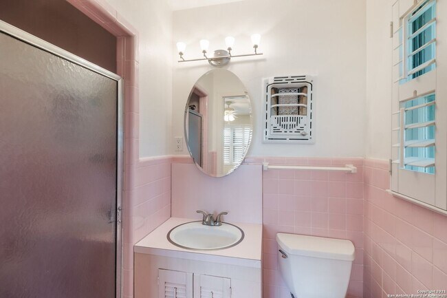 Foto del edificio - 255 Millwood Ln