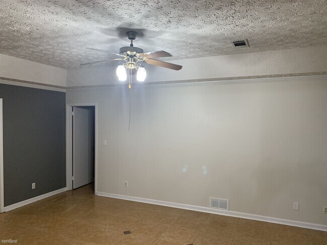 Building Photo - 4 br, 2 bath House - 6119 Willow Glen Drive