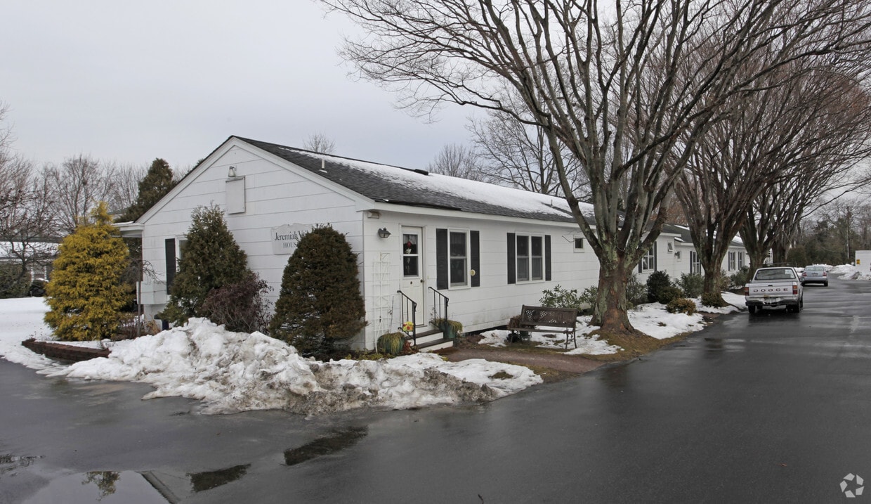 Jeremiah Vail House Apartments in Southold, NY