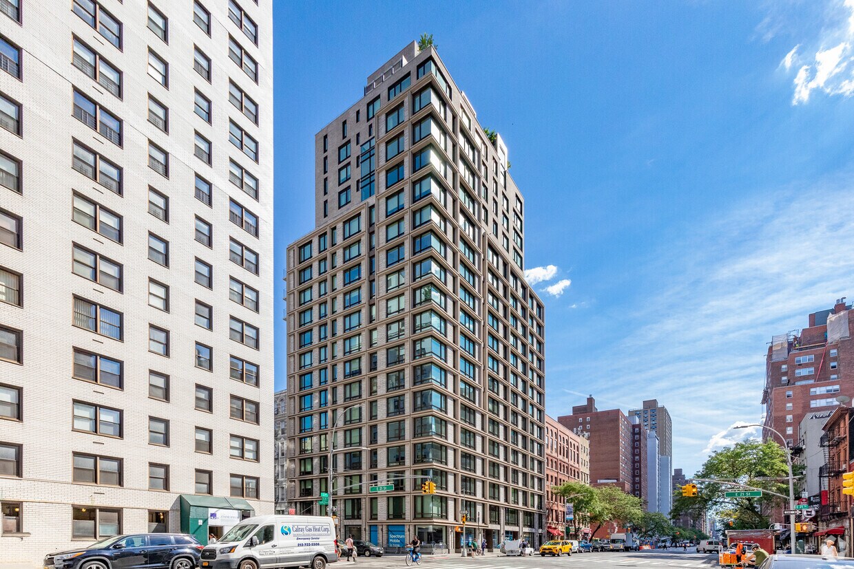Primary Photo - 261 3rd Ave