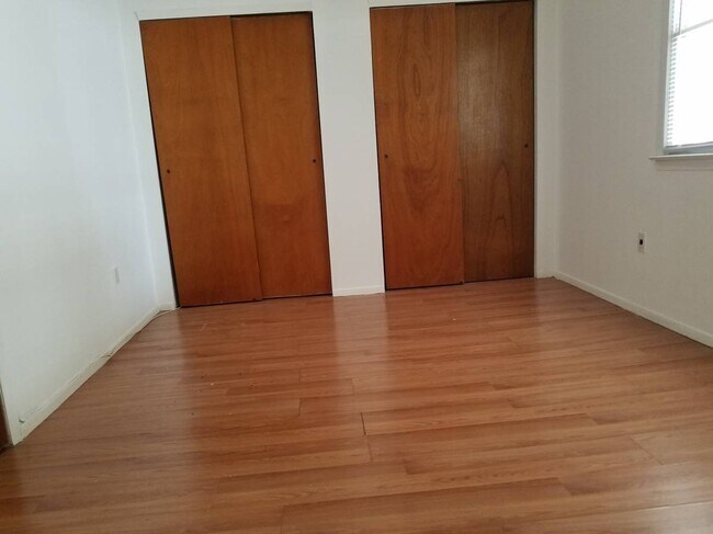 Building Photo - 11 Cherrywood Ct