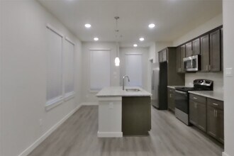 Building Photo - 23607 Gibson Frst Dr
