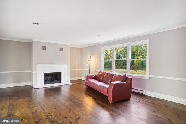 Building Photo - 4978 Tall Oaks Dr