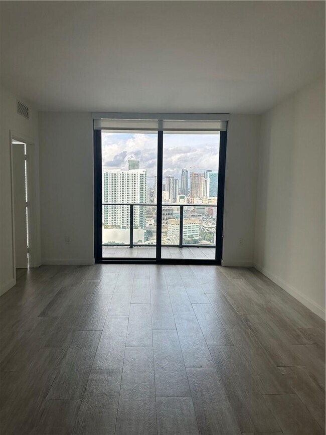 Foto del edificio - 45 SW 9th St