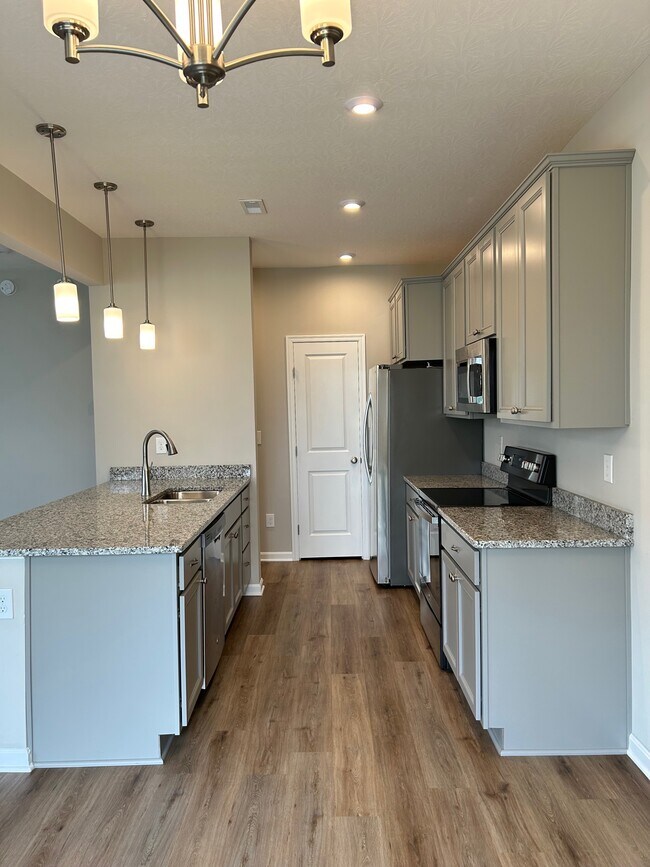Building Photo - 1812 Quarry Oaks Dr