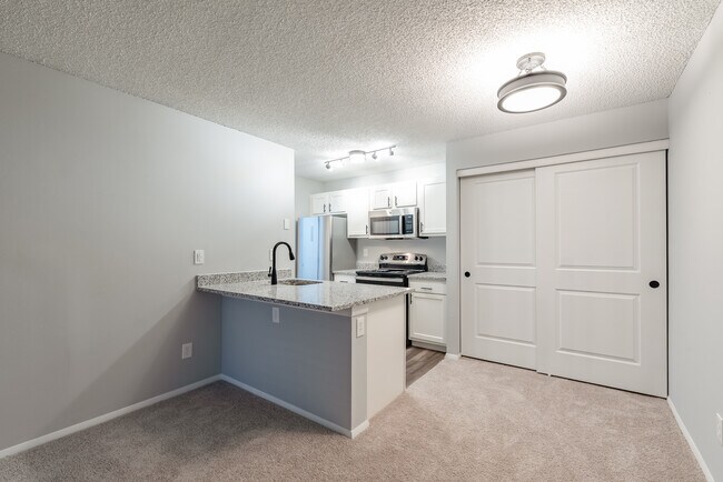 Building Photo - Kilborough Apartments