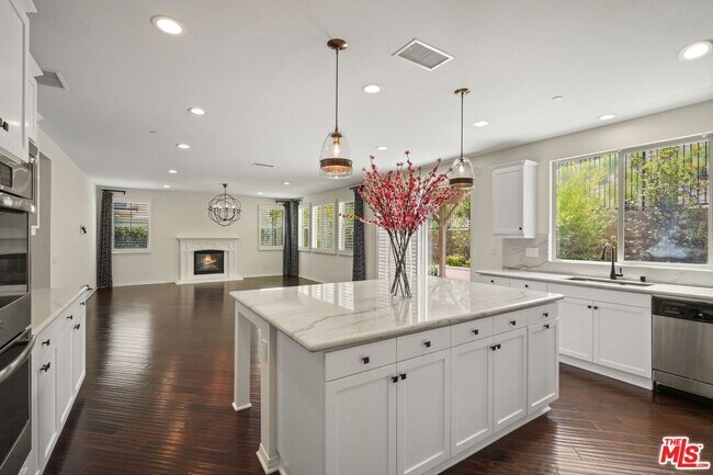 Building Photo - 4928 Princess Dr