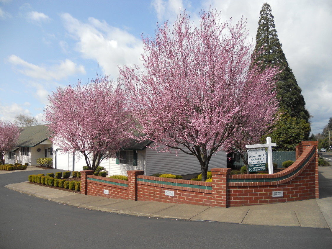 Oatfield Estates Cottage Homes - 13627 SE Oatfield Rd