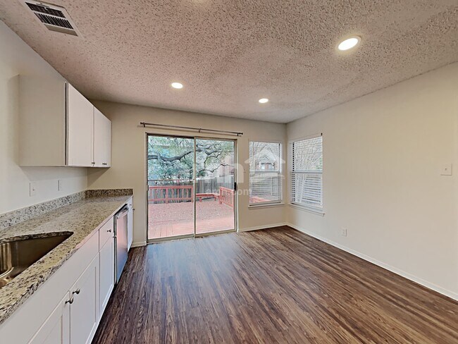 Foto del edificio - 2407 Canyon Rim