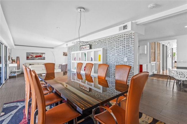 Foto del edificio - 11734 Lake Willis Dr