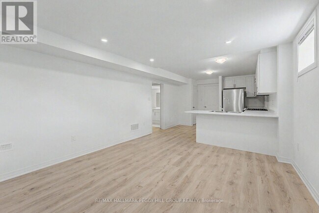 Photo du bâtiment - 112 W Oak Trl