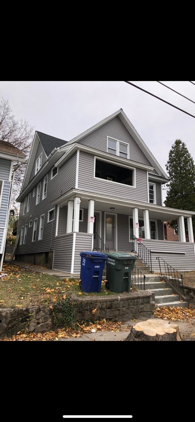 Building Photo - 236 Salem St
