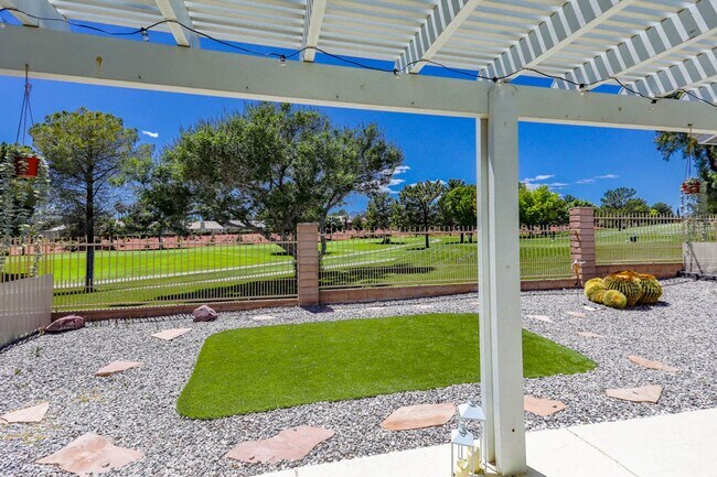 Building Photo - 55+ Age Restricted Los Prados Golf Communi...