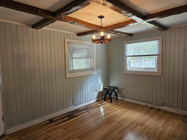 Foto del edificio - 120 Wells Village Rd