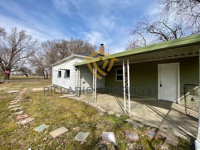 Building Photo - 4 Bedroom, 1 Bathroom Beauty in Bean Creek...