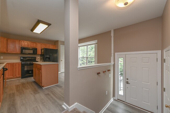 Building Photo - 509 Huntington Ridge Dr
