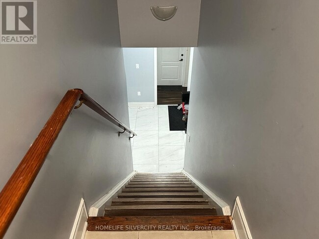 Building Photo - 2 Tomahawk Ct