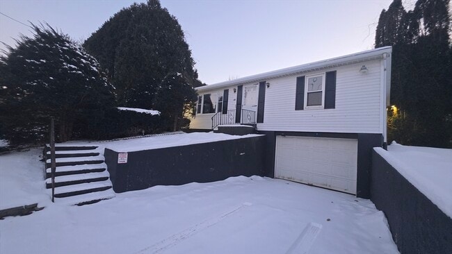 Building Photo - 13 E Brookfield Rd