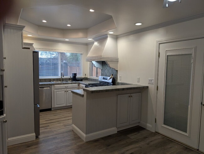 Building Photo - Lovely 2 bedroom and 2 bath remodeled home in South San Jose