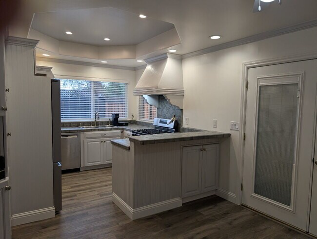 Foto del edificio - Lovely 2 bedroom and 2 bath remodeled home in South San Jose