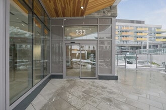 Building Photo - 333 Sunseeker Ave