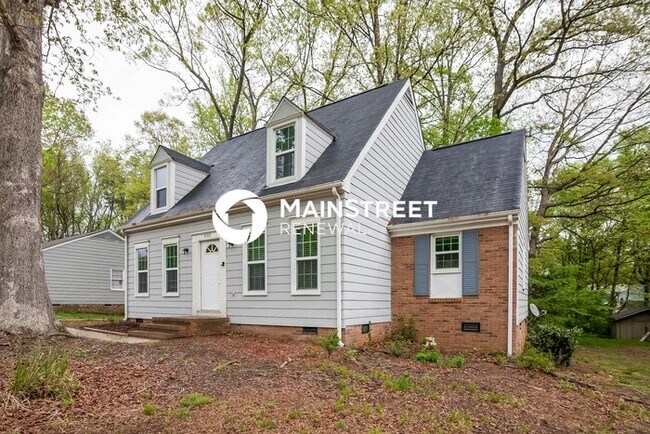 Foto del edificio - 4 Bedroom Pet-Friendly Home in Charlotte, NC with Main Street Renewal