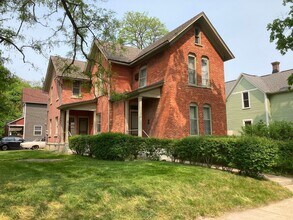 Building Photo - 117 Fitzhugh Ave SE