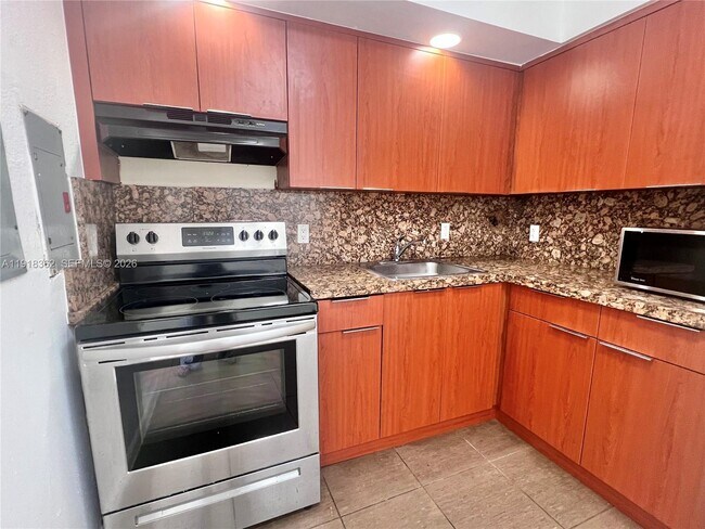 Foto del edificio - 65 NE 59th St