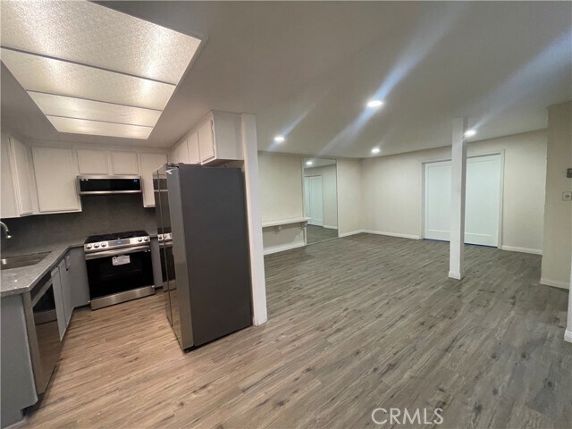 Building Photo - 2320 S Bentley Ave