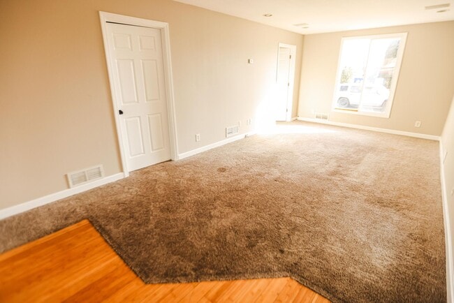 Foto del edificio - Well maintaned and clean two bedroom home for rent!