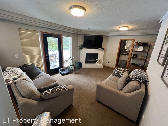 Foto del edificio - 4 br, 3 bath House - 925 E Wellington Dr