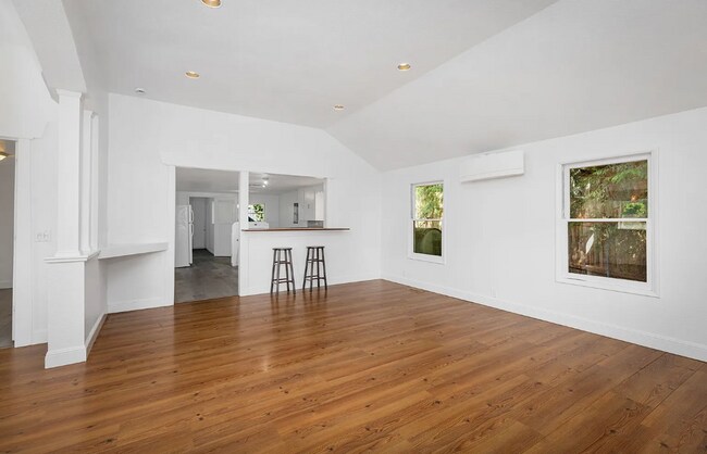 Foto del edificio - 10612 NW Skyline Blvd