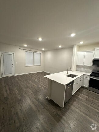 Building Photo - 88 Peregrine Way