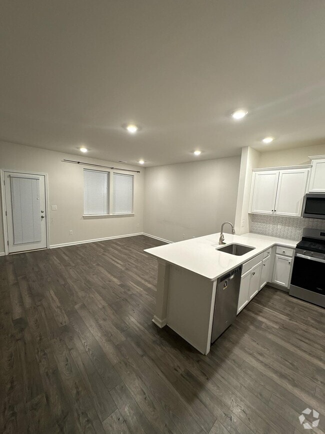 Building Photo - 88 Peregrine Way