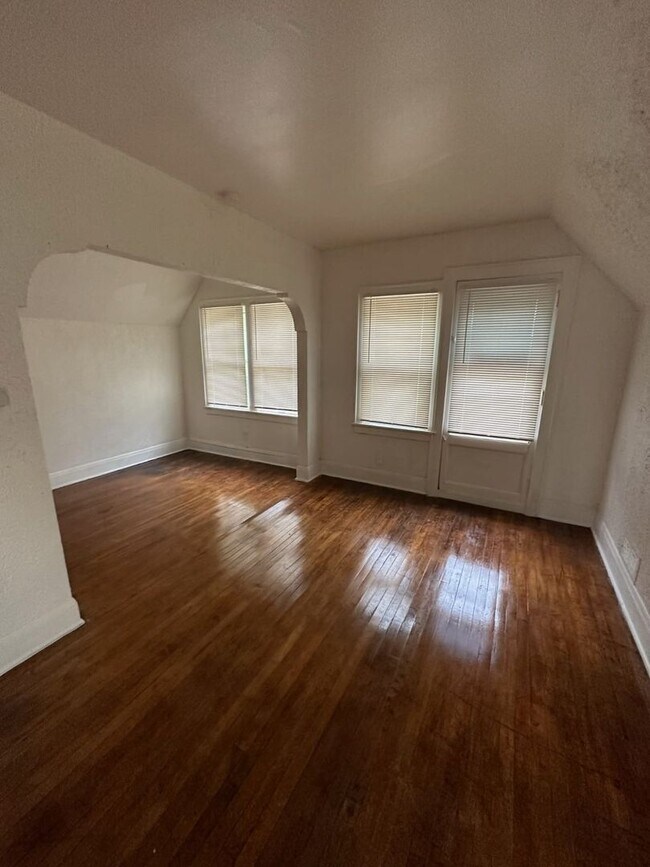 Building Photo - 3227 N. 36th St. (Duplex)