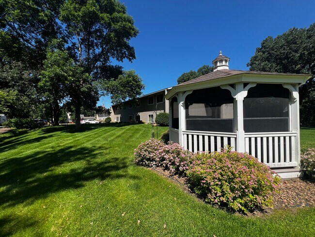 Foto del edificio - Oak Ridge Manor Senior 62+ Apartments