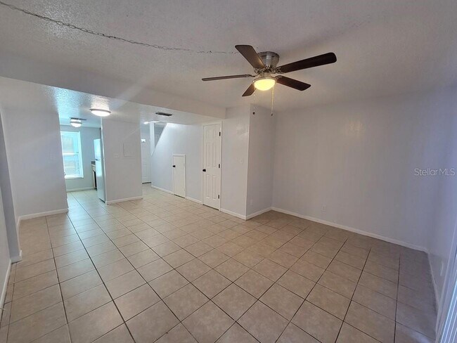 Building Photo - 5122 E Temple Heights Rd