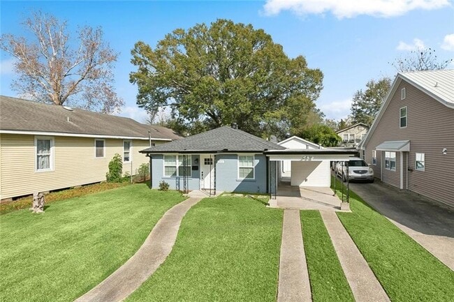 Photo - 211 Newman Ave House