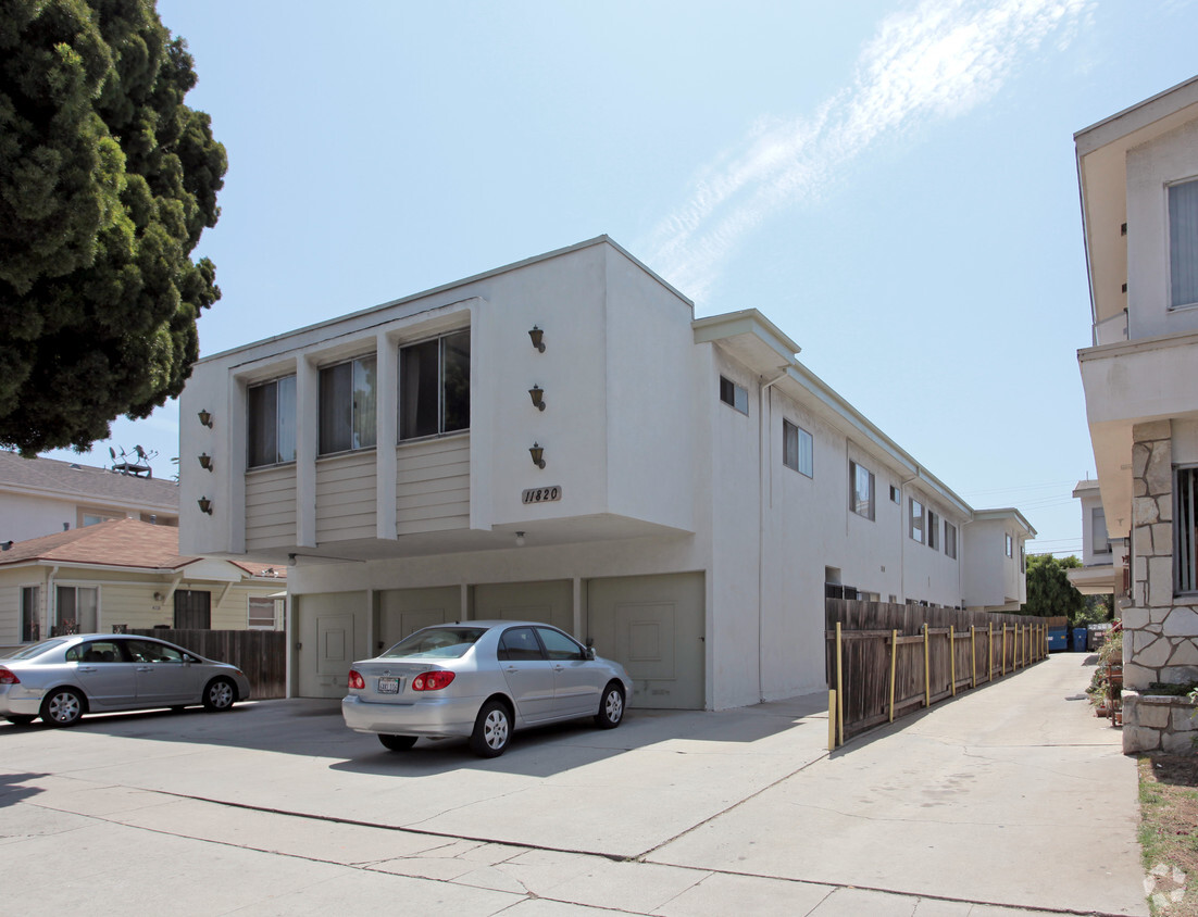 Building Photo - 11820 Venice Blvd