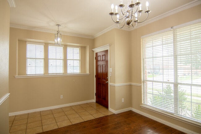 Foto del edificio - 10960 Hawks Landing Rd
